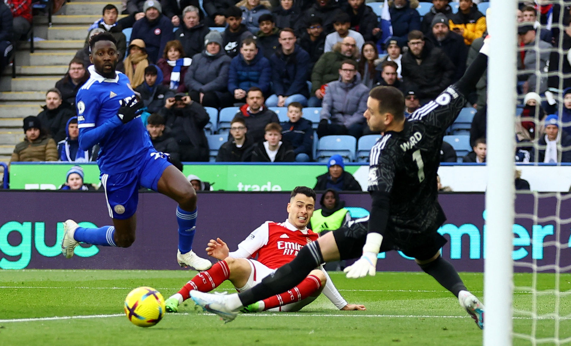 校园足球发 校园足球发